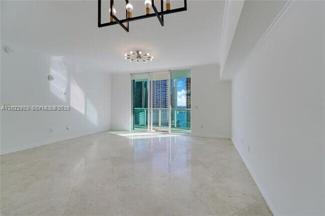 Photo - 31 SE 5th St Unidad 31 SE 5th St # 3306