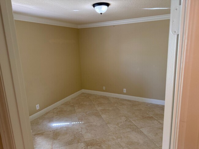 Photo - 10123 Caoba St