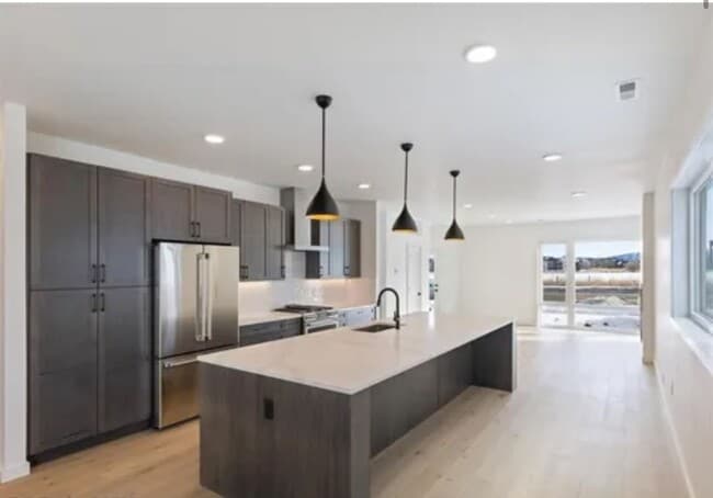 Single Family HOME with 3 Bedrooms 2 1/2 B... - Single Family HOME with 3 Bedrooms 2 1/2 B...