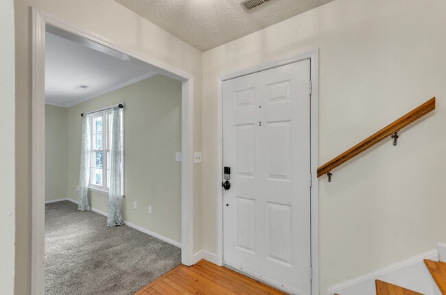 Photo - 517 Laurel Tree Ln