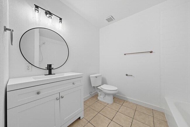 Photo - 3116 Bolt St