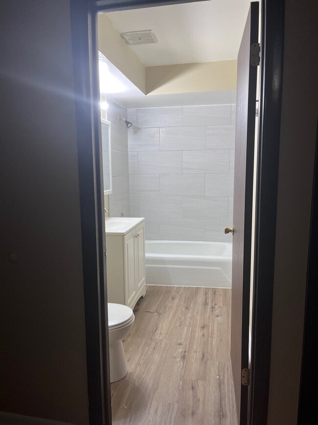 Photo - 9822 Nottingham Ave Unit 204