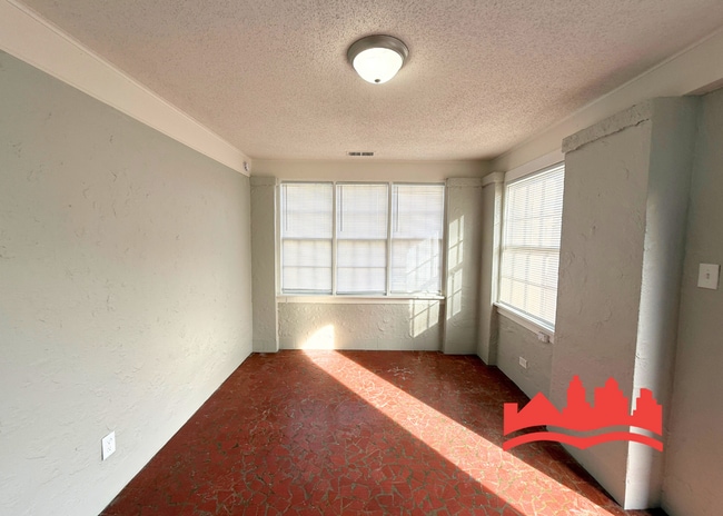 2244 Cypress Cir