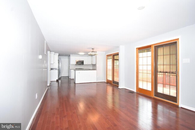 8673 Cooperhawk Ct