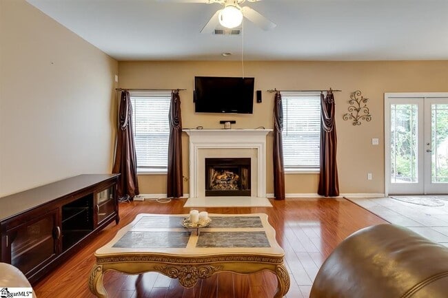 Photo - 14 Farmbrook Way