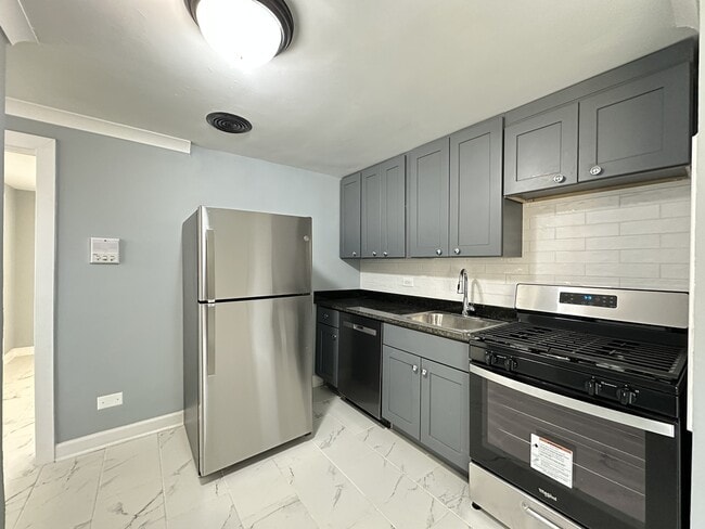 Photo - 2754 W North Shore Ave Unit SG
