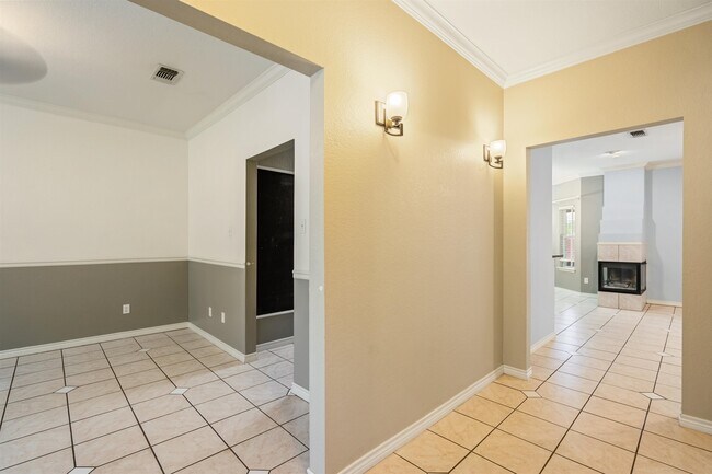 Photo - 117 White Feather Trail