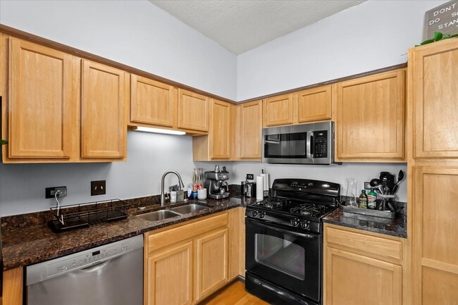 Photo - 1134 W Granville Ave Unidad 816