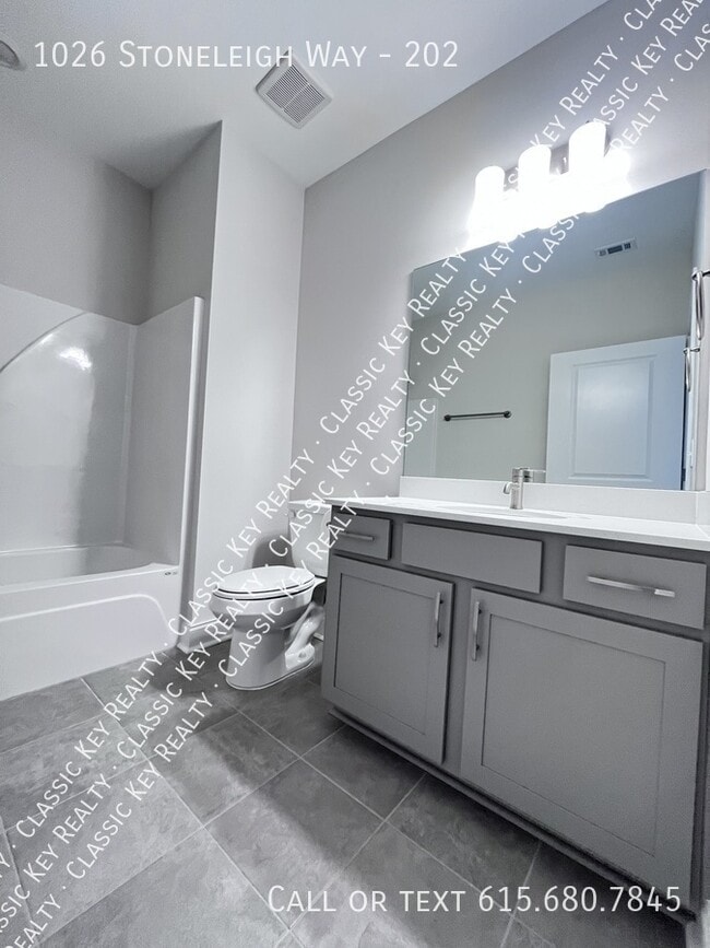 Photo - 1026 Stoneleigh Ln Unit 202