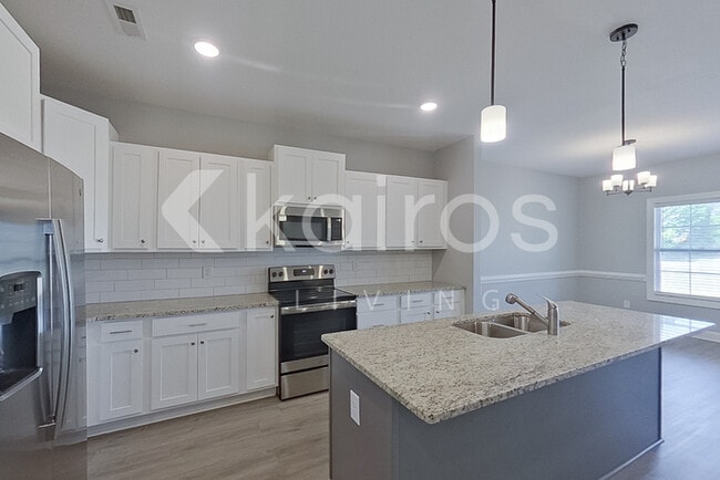 Photo - 3704 Oak Leaf Wy