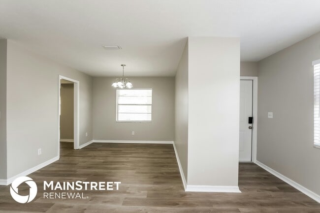 Photo - 7113 N 50th St