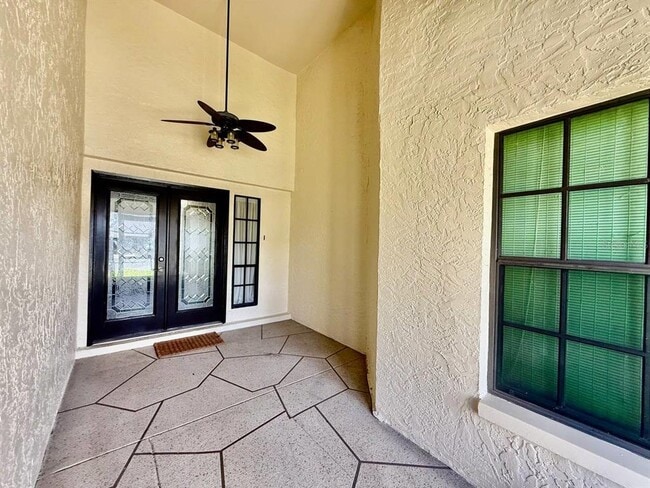 Photo - 940 Rosewood Ln