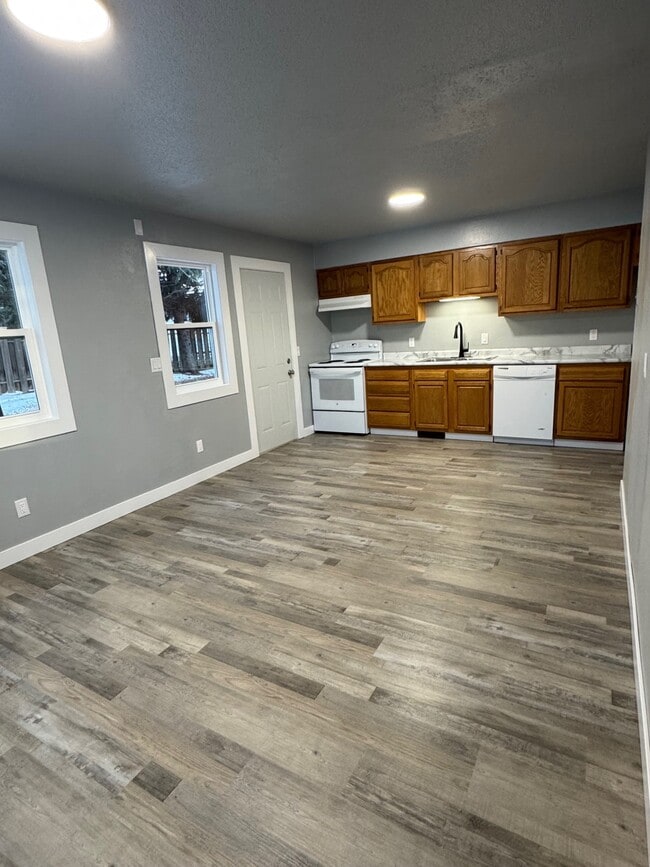 Photo - 2400 N 7th St