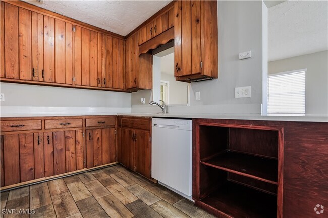 Building Photo - 731 Cypress Ave Rental