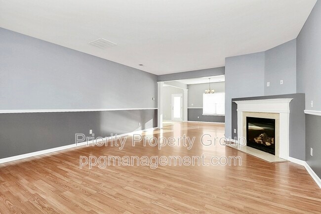 Photo - 610 Latimer Way