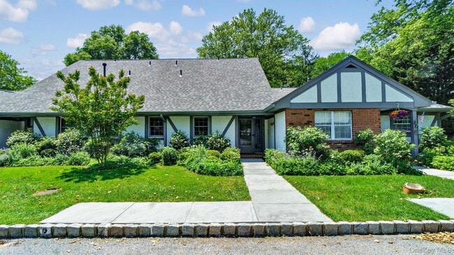 Building Photo - 10 Leland Ln Unit 19