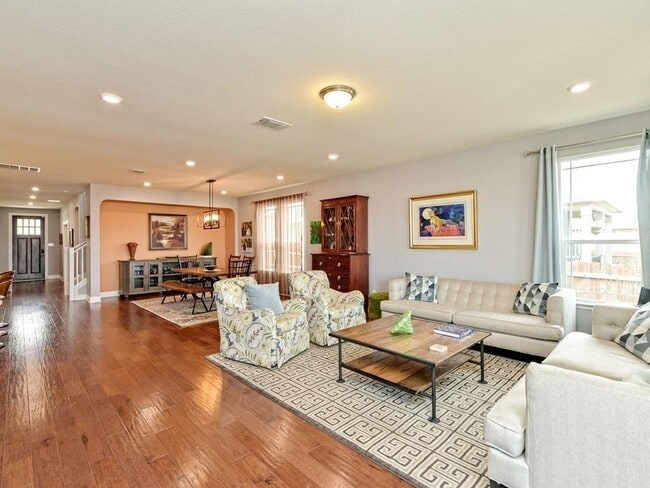 Photo - 1067 Toltec Trail