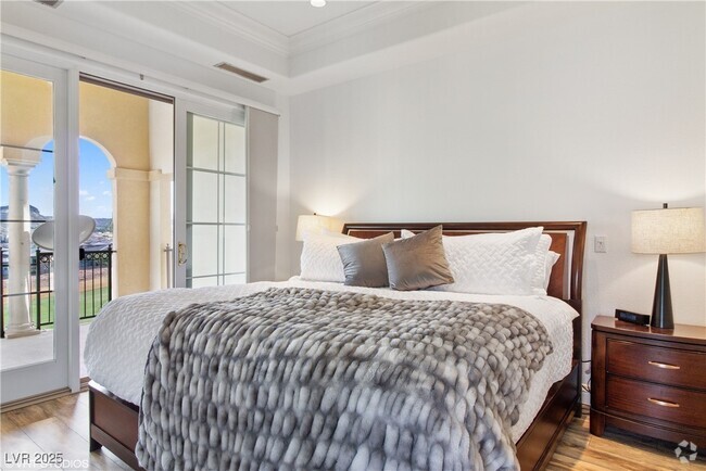 Building Photo - 21 Via Visione Unit 201 Rental