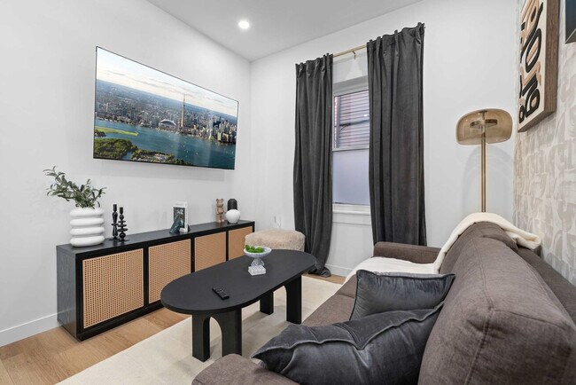 Photo - 168 McCaul St Unit SI ID1389233P