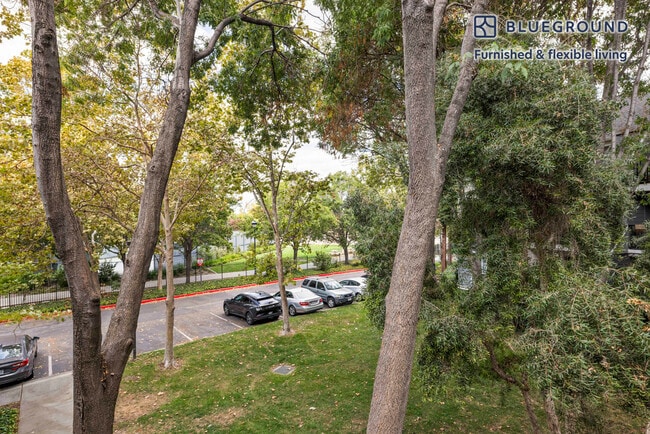 600 Park View Dr Unidad SI FL2-ID1977