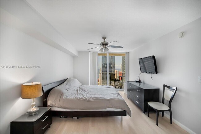Photo - 1200 Brickell Bay Dr Unit 4121