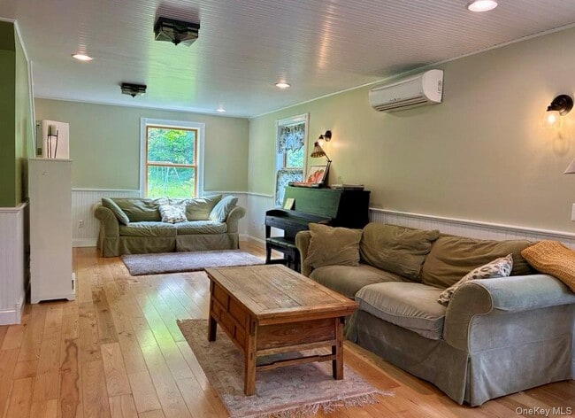 Photo - 96 Bruceville Rd