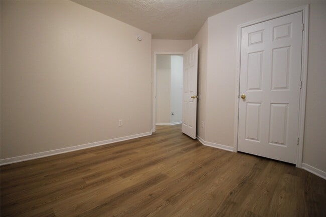 Building Photo - 21123 Sprouse Cir