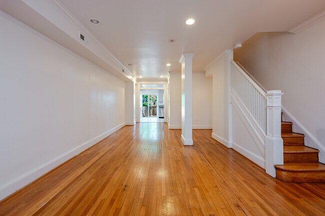 Photo - 1940 Bennett Pl NE
