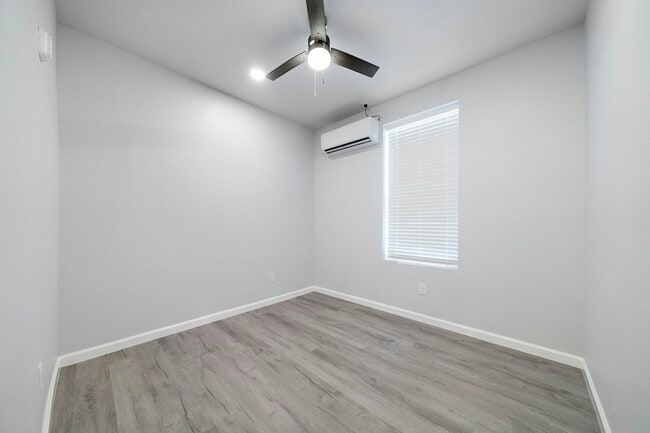 Photo - 920 Avenue L Apartamento Unidad D