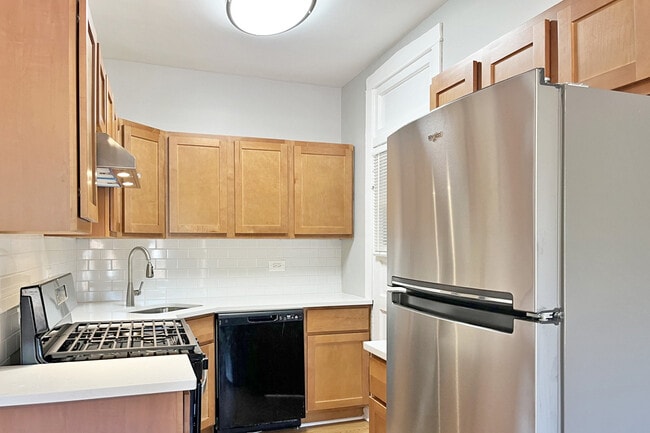 301-313 N. Oak Park Ave.