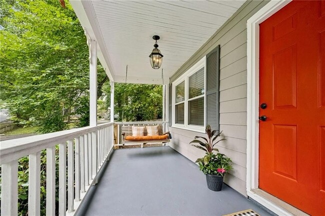 Photo - 1136 Gilbert St SE