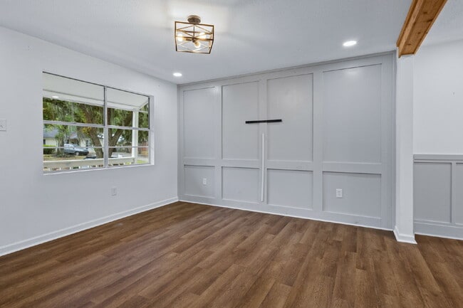 115 Lucian Cir