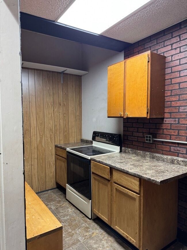 Photo - 202 E 3rd St Unit Apartment 1