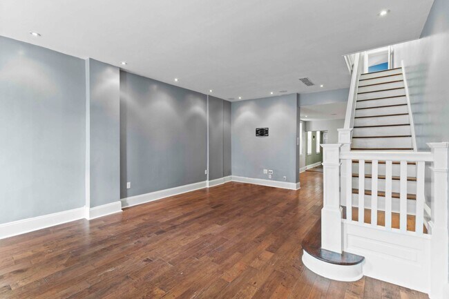 Photo - 2443 E Cumberland St