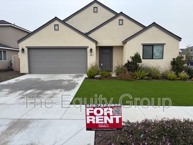 Building Photo - 1946 E School Ave