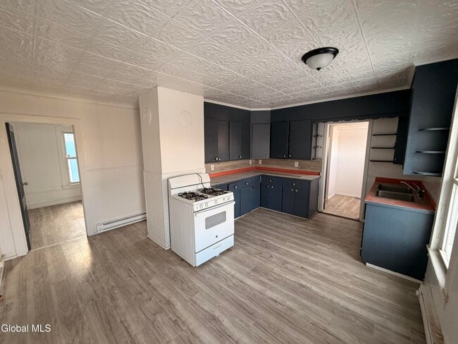 Photo - 54 Arch St Unit Up