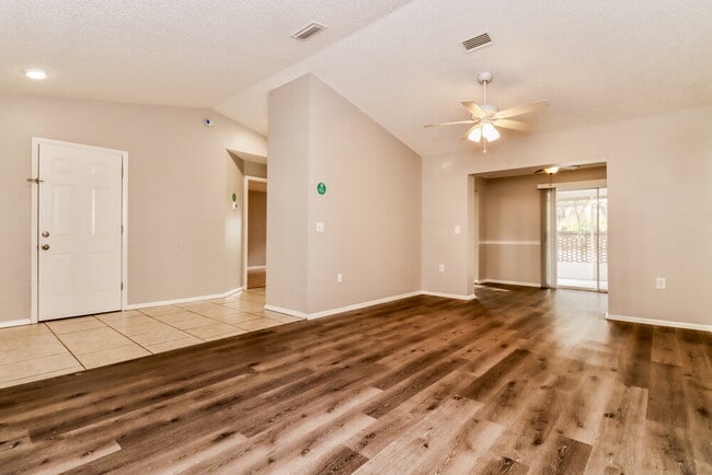 Photo - 8047 Hathaway Dr