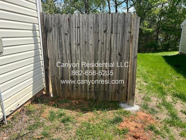 Photo - 461 Bedford Knoll Dr