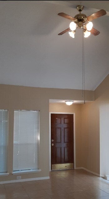 Photo - 8527 Ashlawn Dr