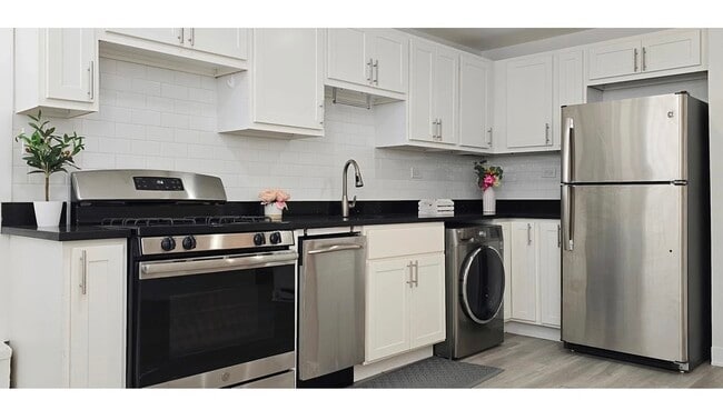 Photo - 732 W Roscoe St Unidad SGA