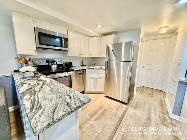 Photo - 127 Adams St NW Unit #B