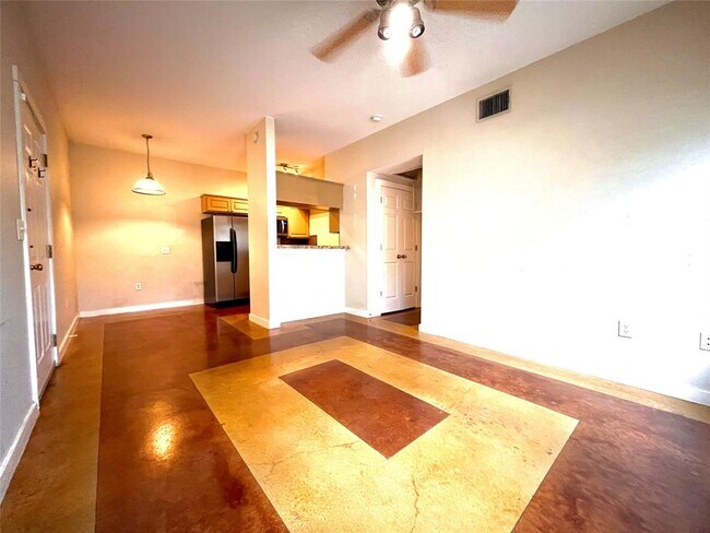 Photo - 2106 Cullen Ave Unit 112