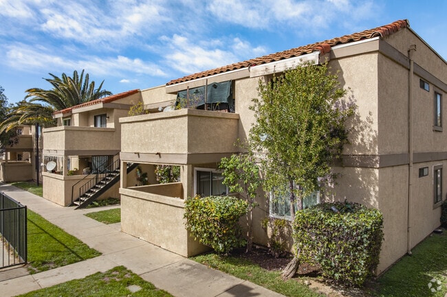 Las Brisas Apartments in Fontana