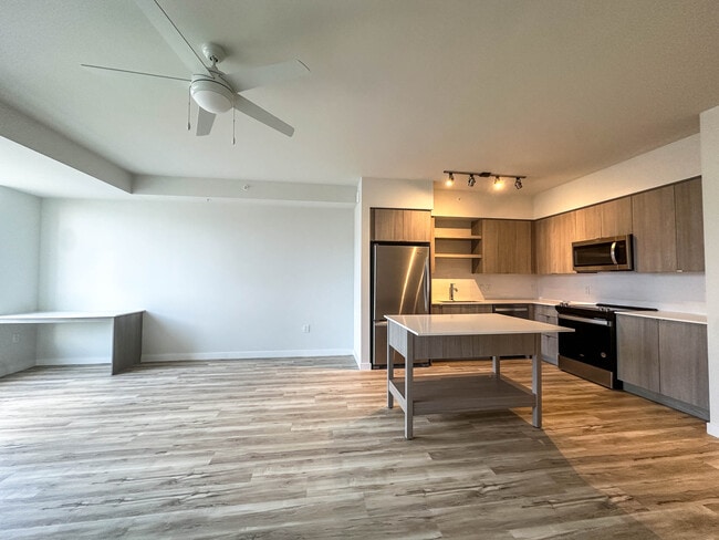 Building Photo - 567 SW 3rd St Unit S2 Rental