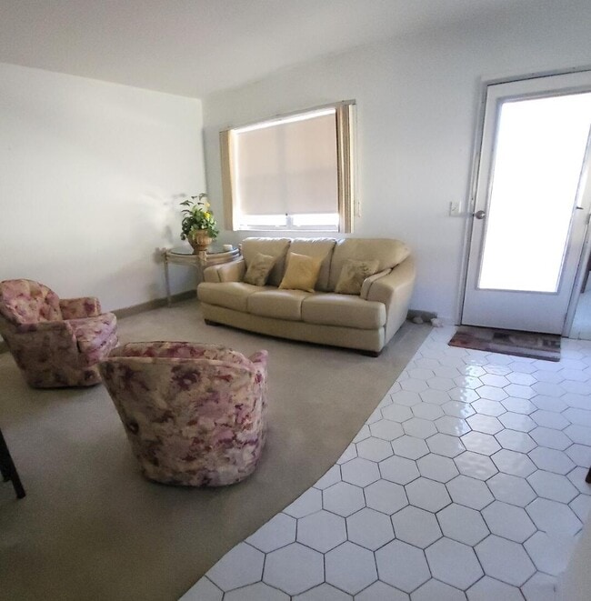 Photo - 141 Saxony Trail Unidad 141