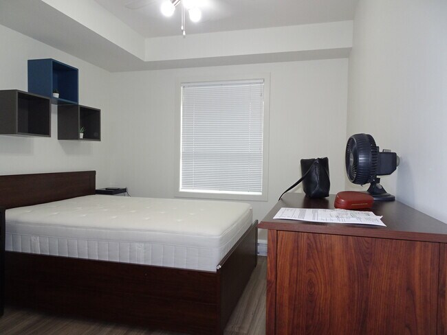 Photo - 883 Academy Way