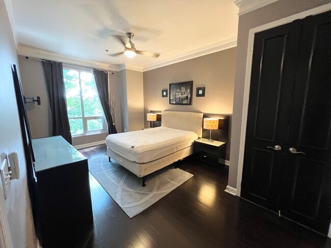 Building Photo - 711 Cosmopolitan Dr NE Unit 233