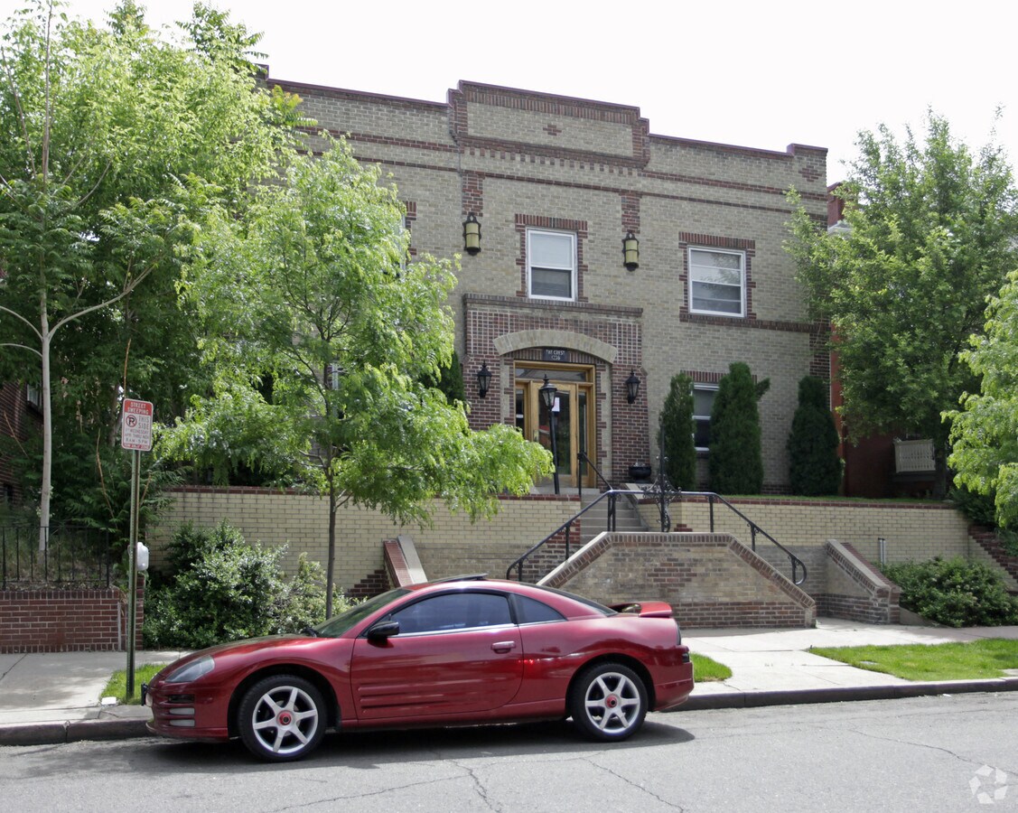 Photo - The Crest Apartments