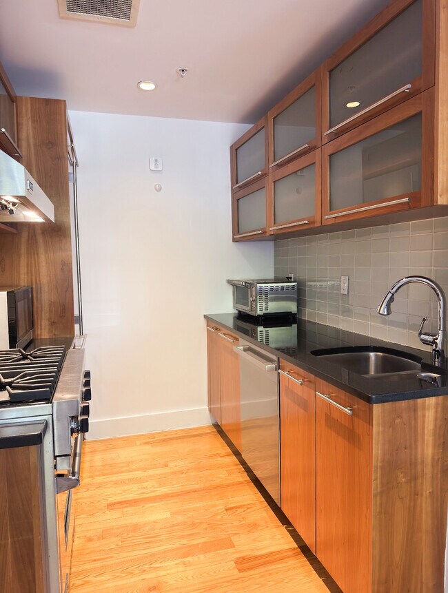Photo - 415 Leonard St Unit 1B