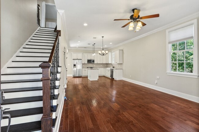 Photo - Gorgeous 3BD/3.5BA Uptown Home with A Large Fenced in Backyard